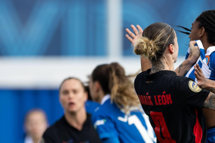 Maria Leon Mapi of FC Barcelona, Barca and Daniela Caracas Gonzalez of RCD Espanyol battle for the ball during the Liga F football match between RCD Espanyol and FC Barcelona at the Ciutat Esportiva Dani Jarque in Barcelona, Spain (Judit Cartiel SPP)