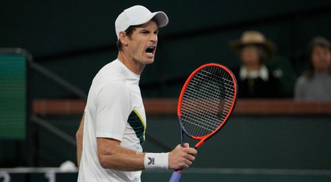 Murray completes comeback over Etcheverry to reach the second round of Indian Wells