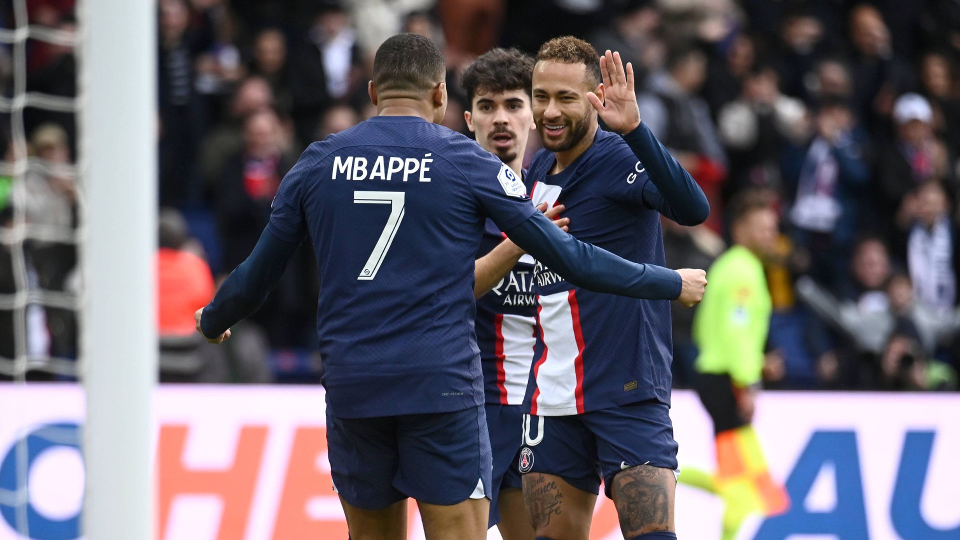 Transfer Gossip: Neymar And Mbappe Set To Leave PSG, Manchester United ...