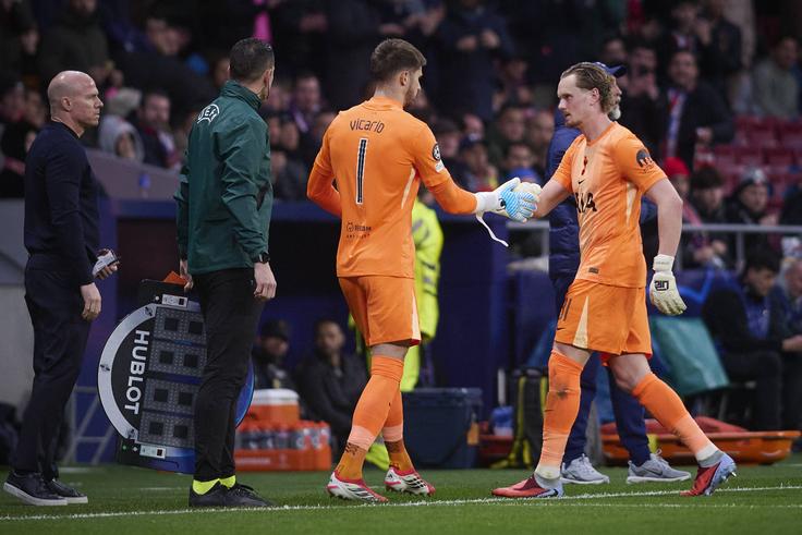 They can't understand — Ex-Man United star defends Tottenham goalkeeper after shocking performance against Lookman's Atletico Madrid