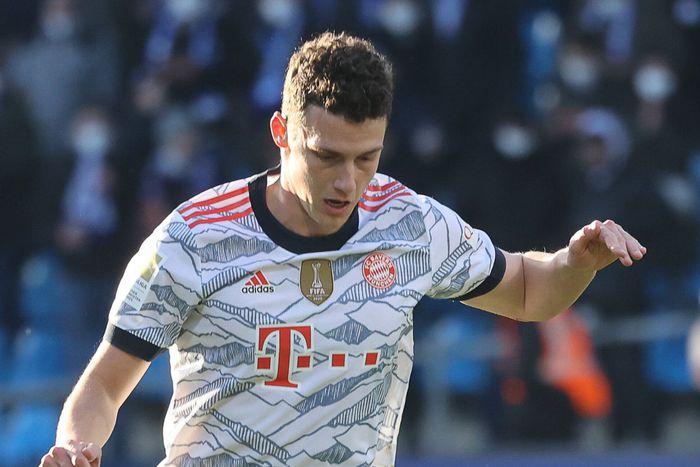 Manchester United transfer target Benjamin Parvard training.