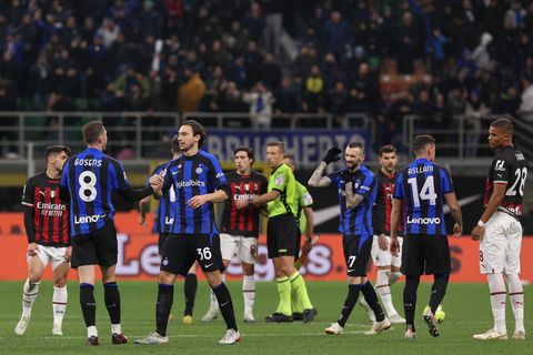 AC Milan v Inter: Midfield battle key to Milan derby semi-final