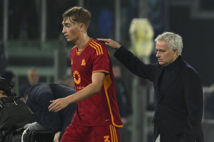 Dean Huijsen and Jose Mourinho during the quarter-final of the Frecciarossa Italian Cup between S.S. Lazio vs A.S. Roma, 10 January 2024 at the Olympic Stadium in Rome || Image credit; Imago