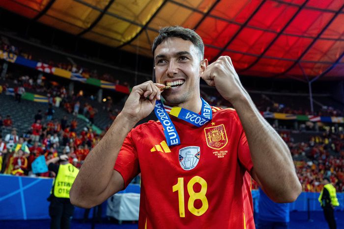 7 Reasons Arsenal Are Signing Martin Zubimendi as He Flies to London to Finalise Move