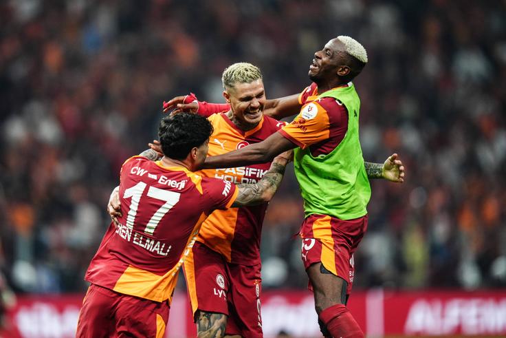 Report: "Galatasaray ready ₦2.7 billion offer to celebrate Osimhen and Co