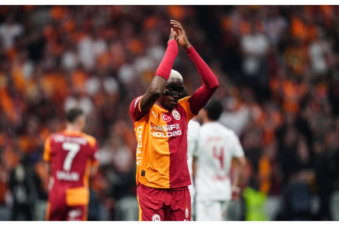 Osimhen hails club legend for Galatasaray success