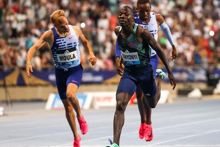 Emmanuel Wanyonyi wins the Paris Diamond League.