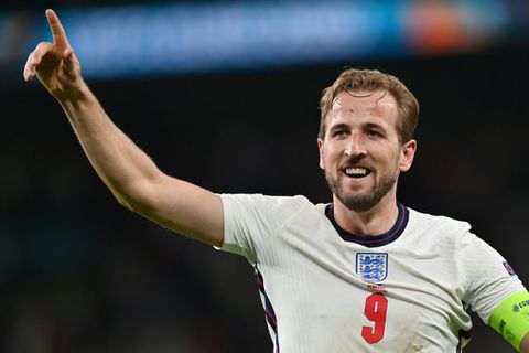 England's Kane ready for battle with 'amazing' Chiellini, Bonucci