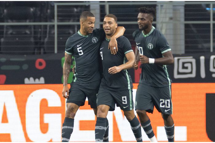 Cyriel Dessers with his Super Eagles teammates.