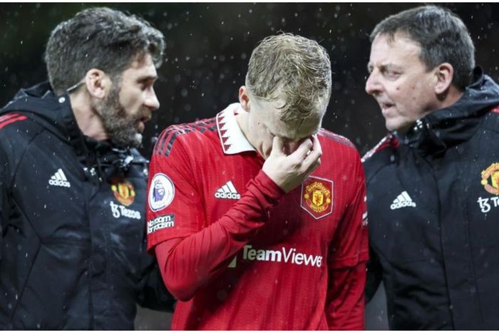 Donny van de Beek wants to enjoy football again and will leave Manchester United permanently after four years.