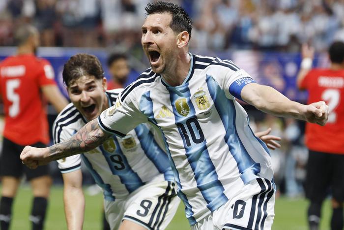 Messi scores for Argentina || Imago