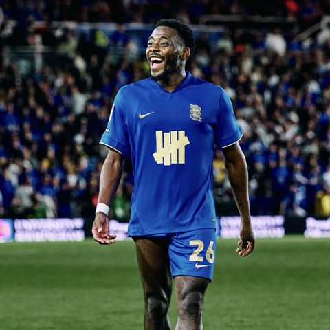 Bright Osayi-Samuel impresses on his Championship debut.|| Imago