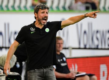 Bundesliga winner van Bommel enjoys flying start with Wolfsburg