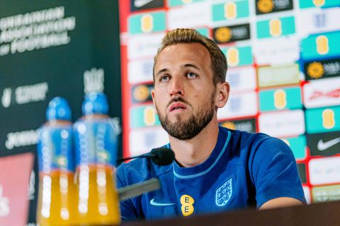 Harry Kane urges England fans not to panic despite pre-World Cup