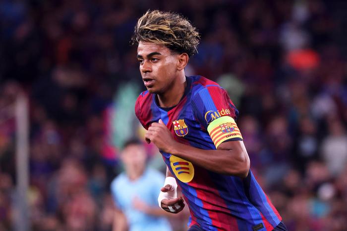 Lamine Yamal in action for Barcelona || Imago