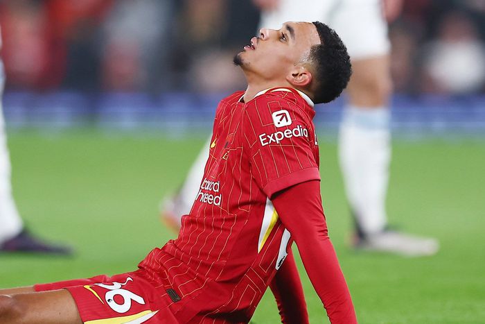 Liverpool's Trent Alexander Arnold went off injured against Aston Villa | Imago