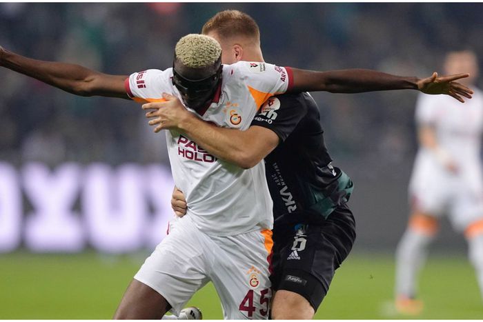 Forgotten Super Eagles striker beats Victor Osimhen to Baller of the Week award after stunning weekend performance