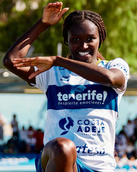 Super Falcons stars Monday Gift and Rinsola  Babajide were both on target as Tenerife defeated Deportivo 5-1 to start 2025.