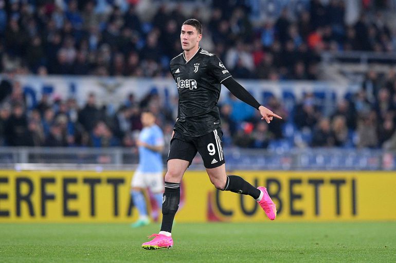Dusan Vlahovic in action against Lazio