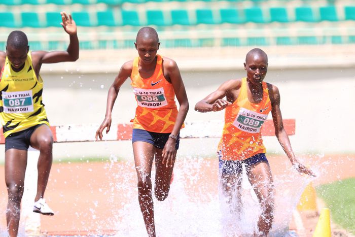 Diana Chepkemoi (C) competes during the AK trials for the Africa U18/20 championships