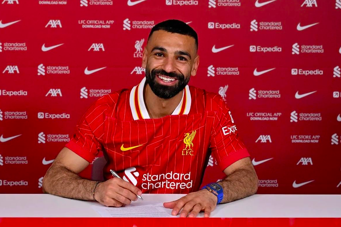 Mohamed Salah signs new contract