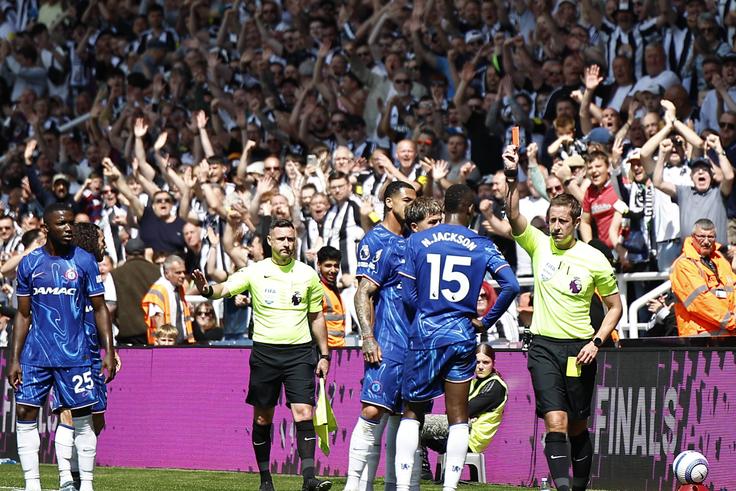 Jackson sent off as Chelsea’s Champions League hopes take huge dent in Newcastle defeat