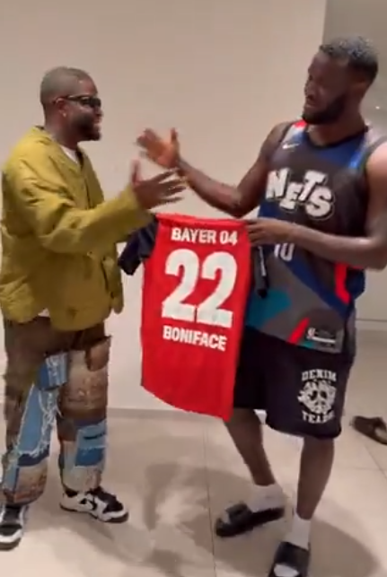 Nigerian Afrobeats star Skales moves on from Lamine Yamal, gifted Bayer Leverkusen jersey by Super Eagles star Victor Boniface in Germany.