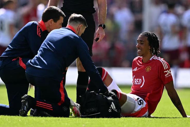 Leny Yoro: Will Manchester United defender be available for Europa League final against Spurs