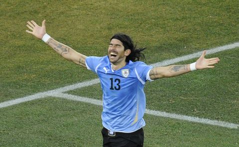 'Loco' Abreu retires after world record football club career