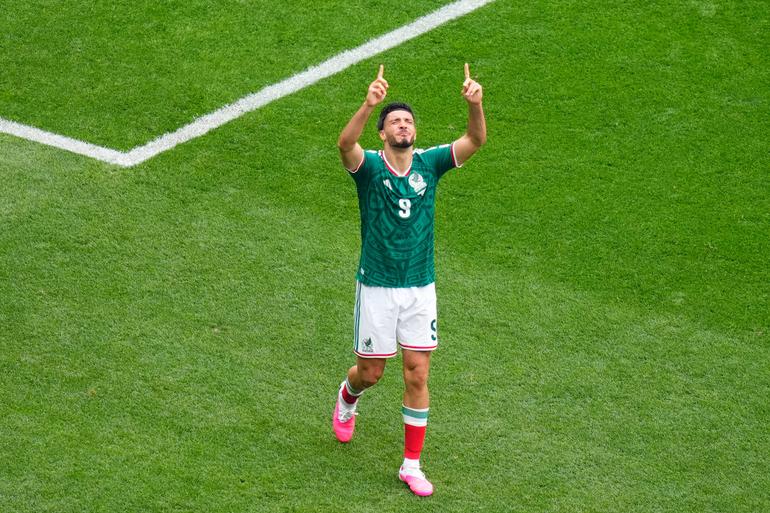 Jimenez scores first  ever World Cup goal || Imago