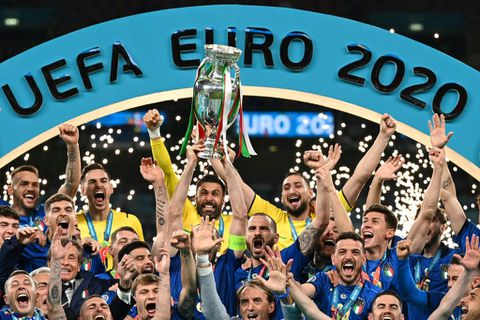 Victorious Italy feted as heroes in Rome after England victory