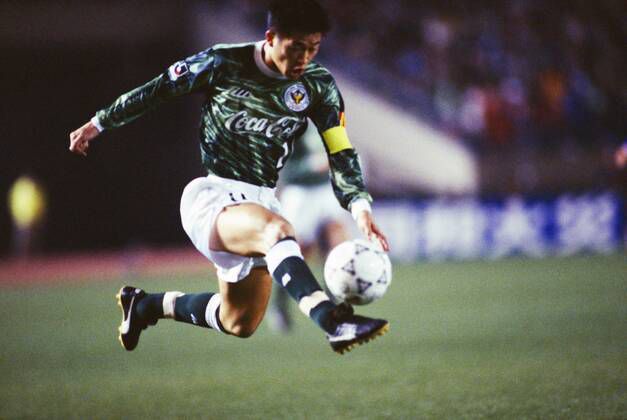 Miura playing for Verdy Kawasaki in 1993