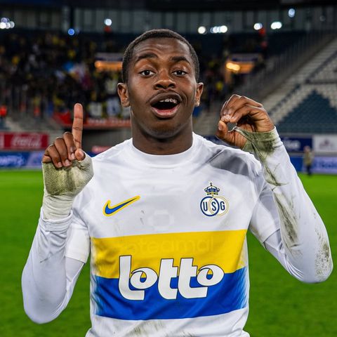 Noah Sadiki swaps Belgium for Premier League.