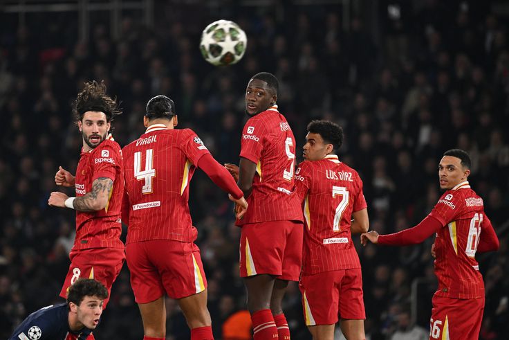 PSG free kick during the Champions League round of 16 match between Paris Saint Germain and Liverpool FC at Parc des Princes on March 5, 2025 || Image credit: Imago