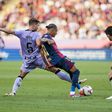 Yeray Alvarez playing against Barcelona's Raphinha | Imago