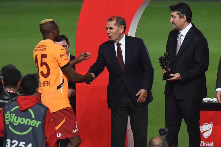 Victor Osimhen and President Dursun Ozbek of Galatasaray celebrates victory after the Ziraat Turkish Cup Final match between Trabzonspor and Galatasaray at Gaziantep Stadium on May 14, 2025 in Gaziantep, Turkey. (Photo by Seskimphoto )
