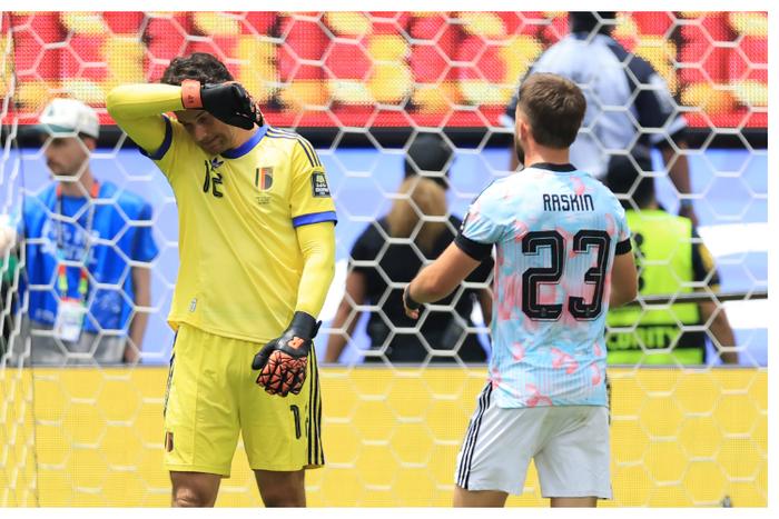 Ibrahimovic blasts Lammens after goalkeeping error