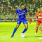 Duke Abuya of Singida Fountain Gate FC in action against Simba in the Community Shield.