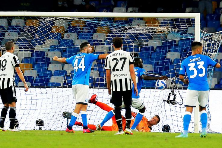 Koulibaly sinks struggling Juve to put Napoli top