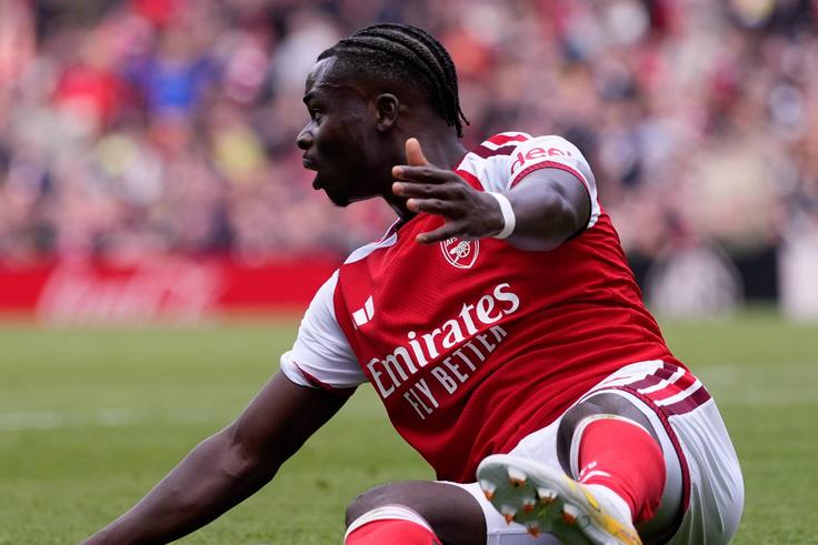 He falls too much — What Arsenal record holder said about Bukayo Saka