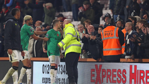 [Watch] Kieran Trippier confronts critical fans after Bournemouth defeat