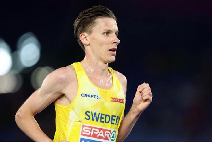 Andreas Almgren breaks European record to take Valencia 10km title after outkicking Vincent Langat