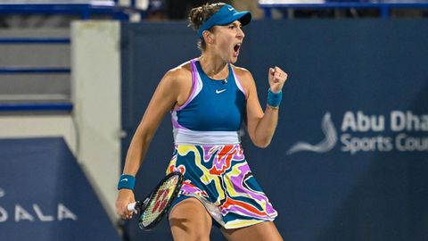 Belinda Bencic defeats Samsonova to win her second title of the year in Abu Dhabi