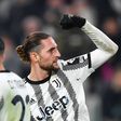 Juventus squeeze past Fiorentina at home to keep momentum going