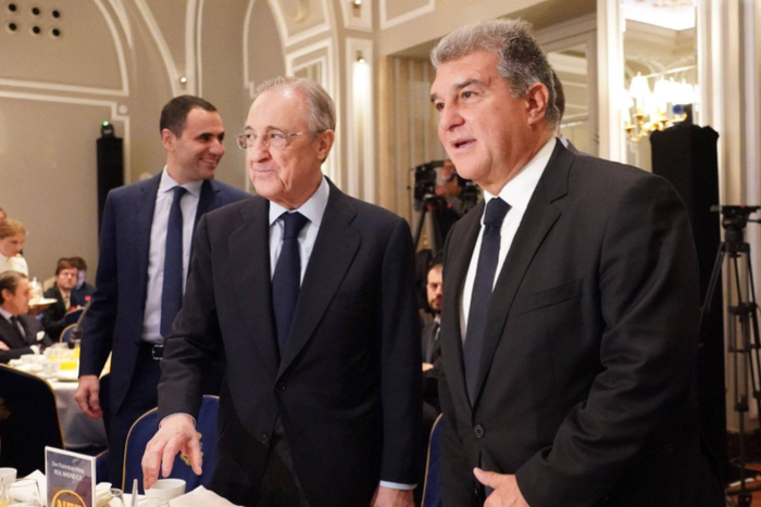 Real Madrid s President Florentino Perez (l), FC Barcelona, Barca s President Joan Laporta (r)