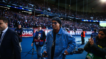 My favourite place — Ronaldinho shocks Barcelona fans with PSG choice
