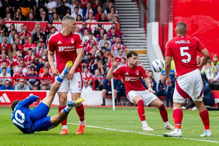 Everton midfielder Iliman Ndiaye (10) shoots at goal during the Premier League match between Nottingham Forest and Everton at the City Ground, Nottingham, England on 12 April 2025 || Image credit: Imago