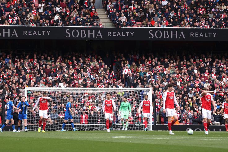 Arsenal players looking devastated || Imago