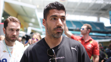 You Idiot! - Liverpool star reveals why Suarez insulted him