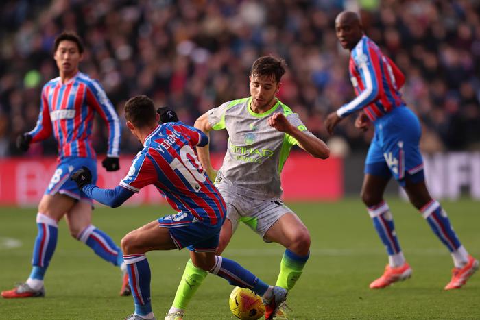 Manchester City vs Crystal Palace in Premier League action